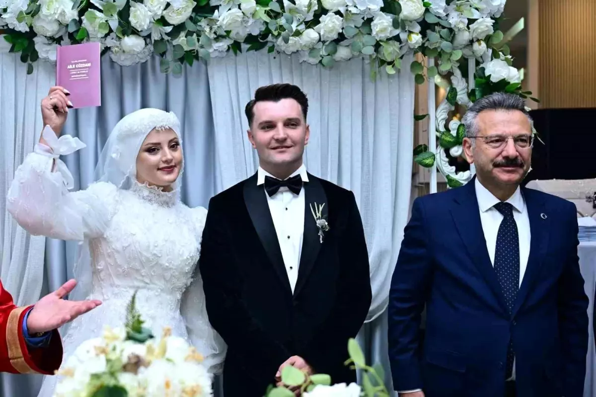Vali Aksoy\'dan Polis Çifte Şahitlik