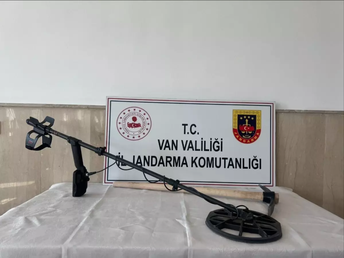 Define Arayan 3 Şüpheli Suçüstü Yakalandı