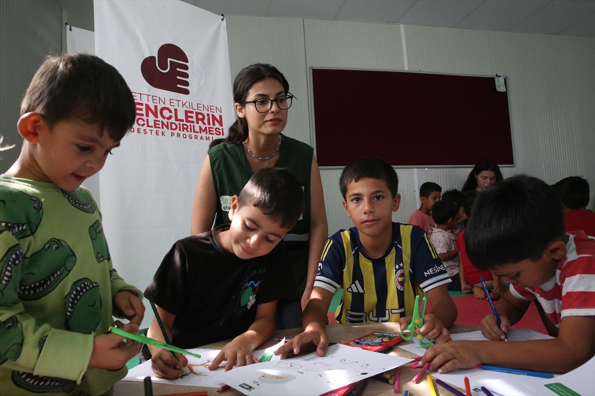Yeşilay, Hatay\'da 9 Bin Çocuk ve Gençle Ulaştı