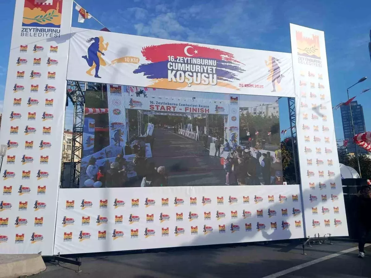 Zeytinburnu\'nda Cumhuriyet Koşusu Coşkusu