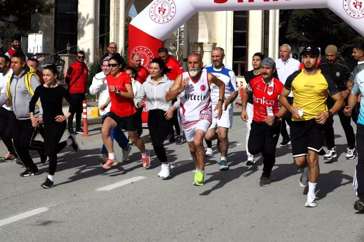 Bilecik\'te 3. Cumhuriyet Halk Koşusu Gerçekleşti