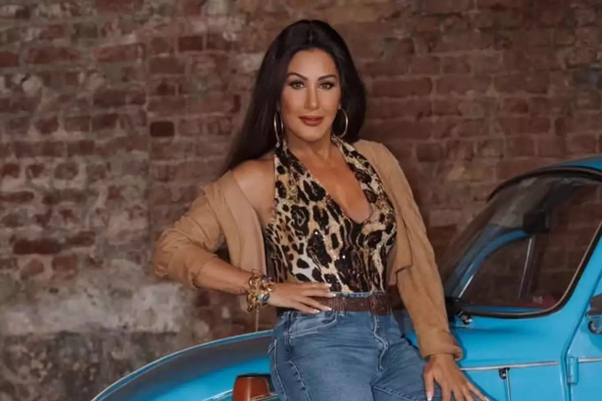 71 Yaşındaki Nükhet Duru\'dan küvet pozu