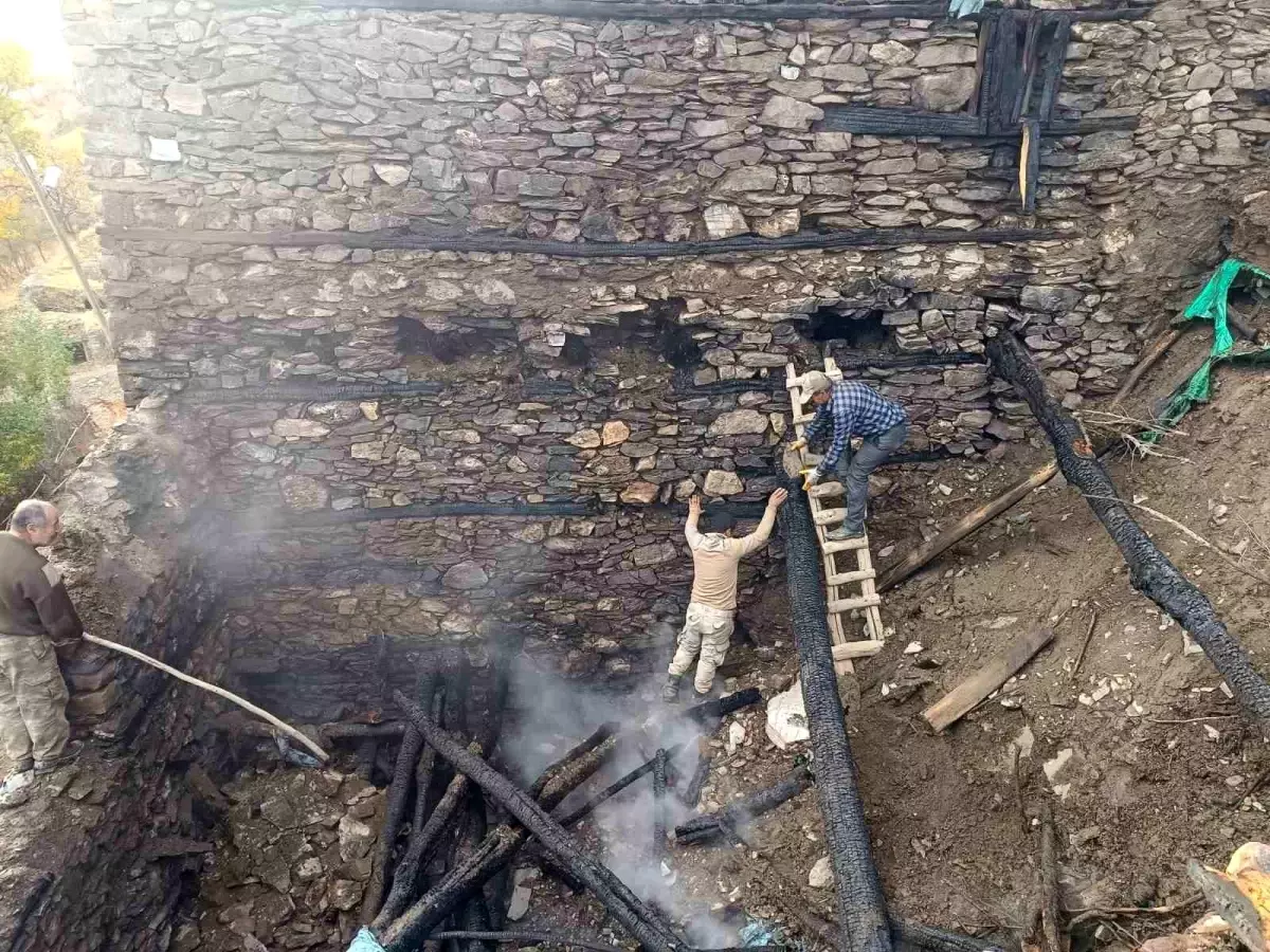 Bahçesaray\'da Yangın Kontrol Altına Alındı