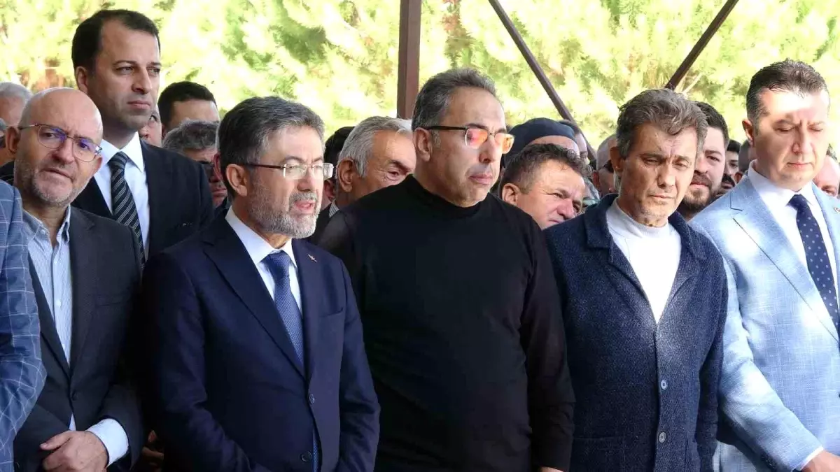 Ahmet Gümen\'in Annesi Son Yolculuğuna Uğurlandı