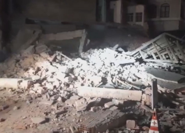 Balıkesir'den korkutan görüntüler! Yıkılan bina var Balıkesir'den korkutan görüntüler! Yıkılan bina var