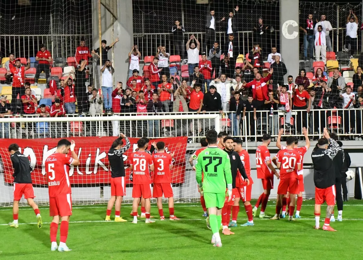 Balıkesirspor İzmir\'de Beraberliği Kurtardı