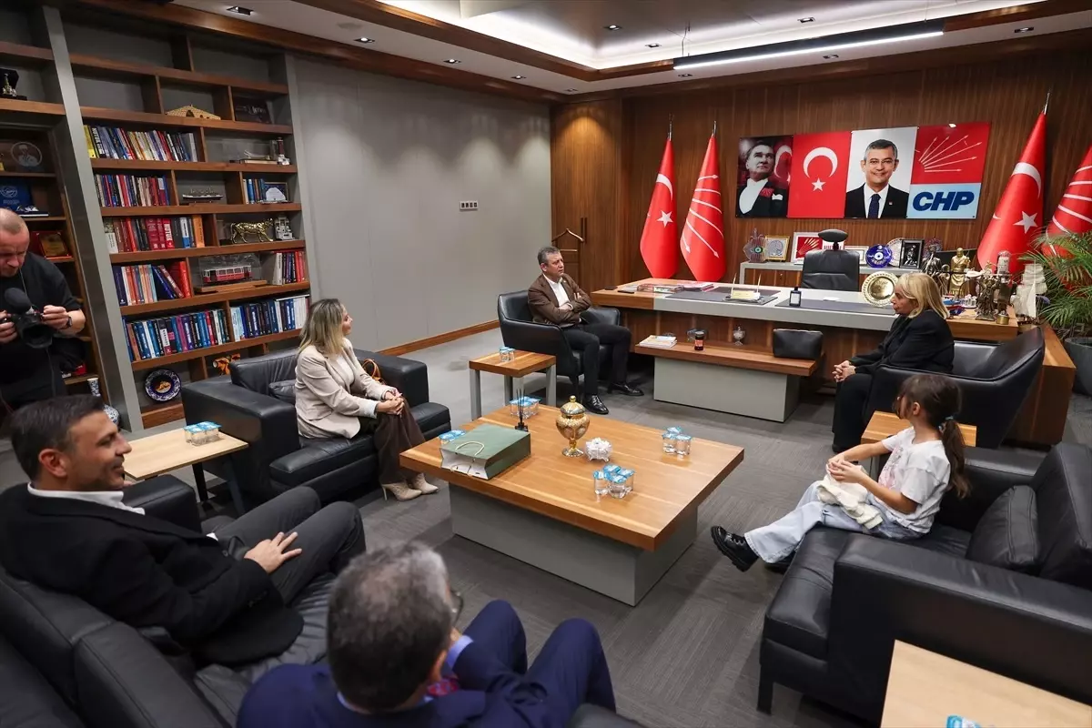 CHP\'den Denktaş Ailesi ile Görüşme