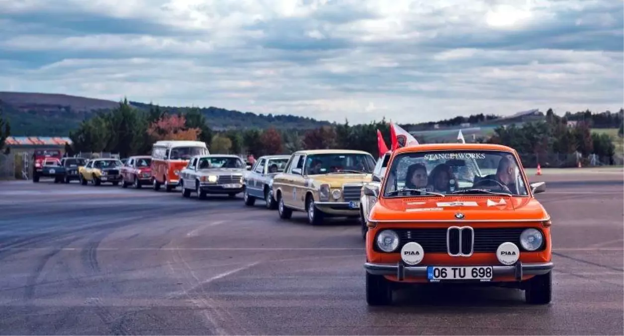 Klasik Otomobil Rallisi İstanbul\'da Yapıldı
