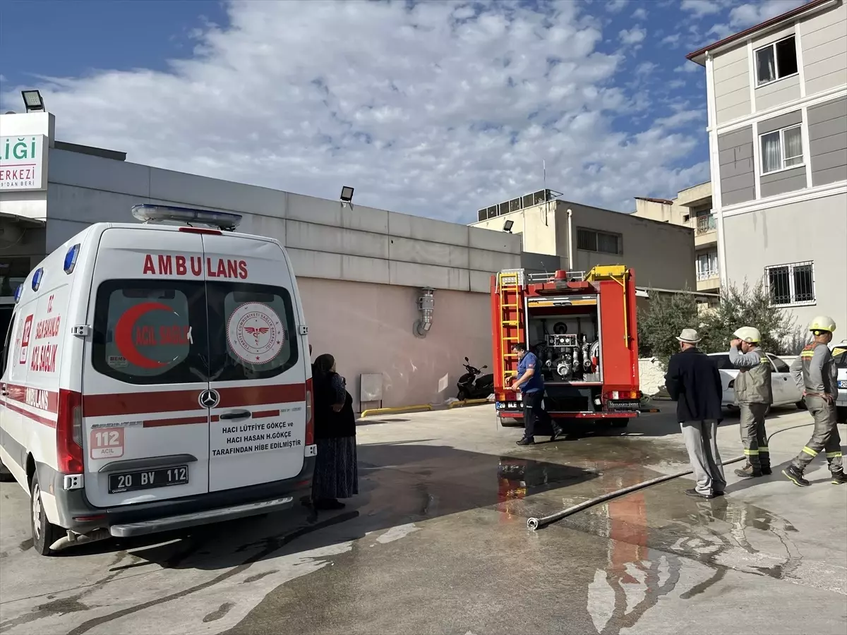 Pamukkale\'de Yangın: Bir Kadın Dumandan Etkilendi