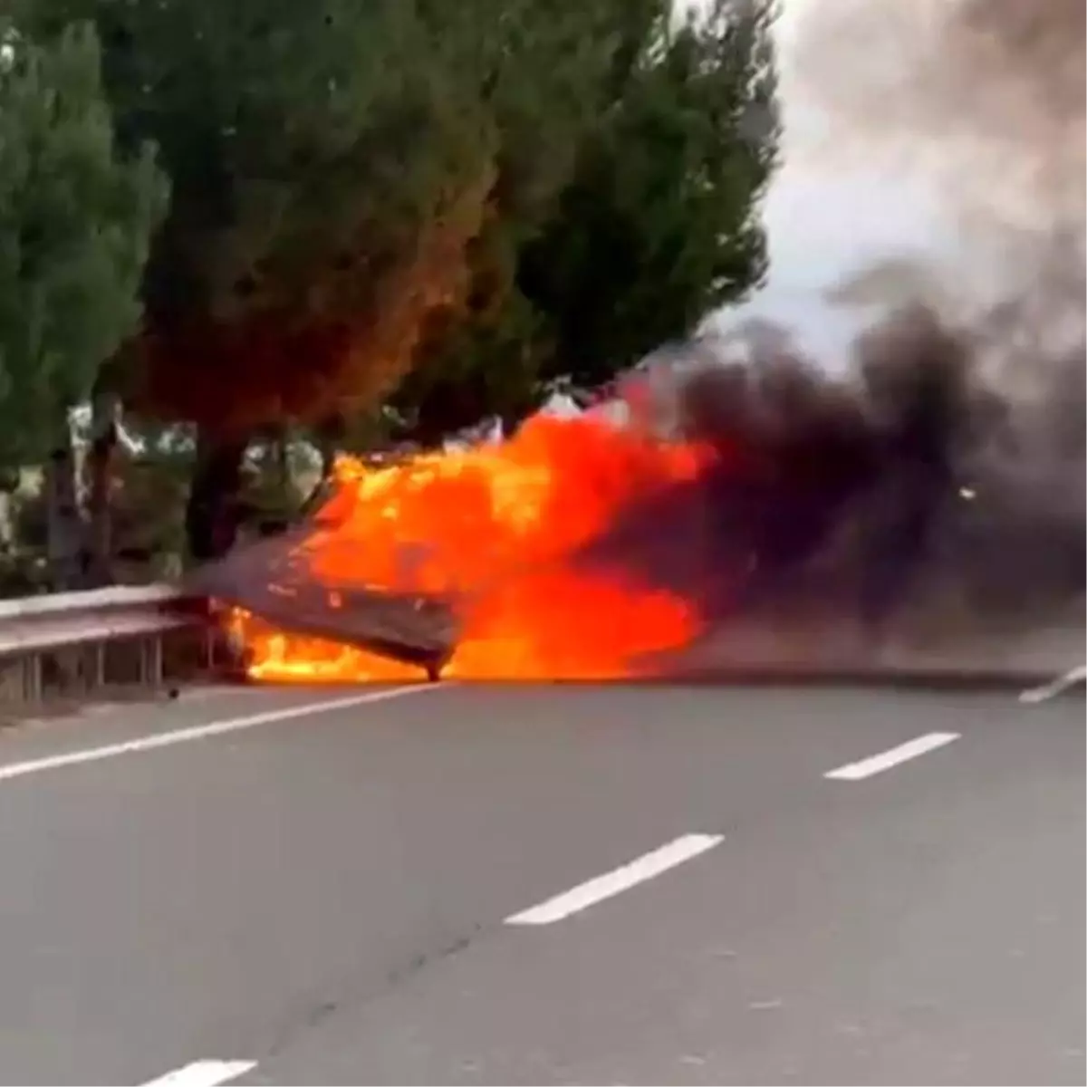 Edirne\'de Seyir Halindeki Araç Yangını