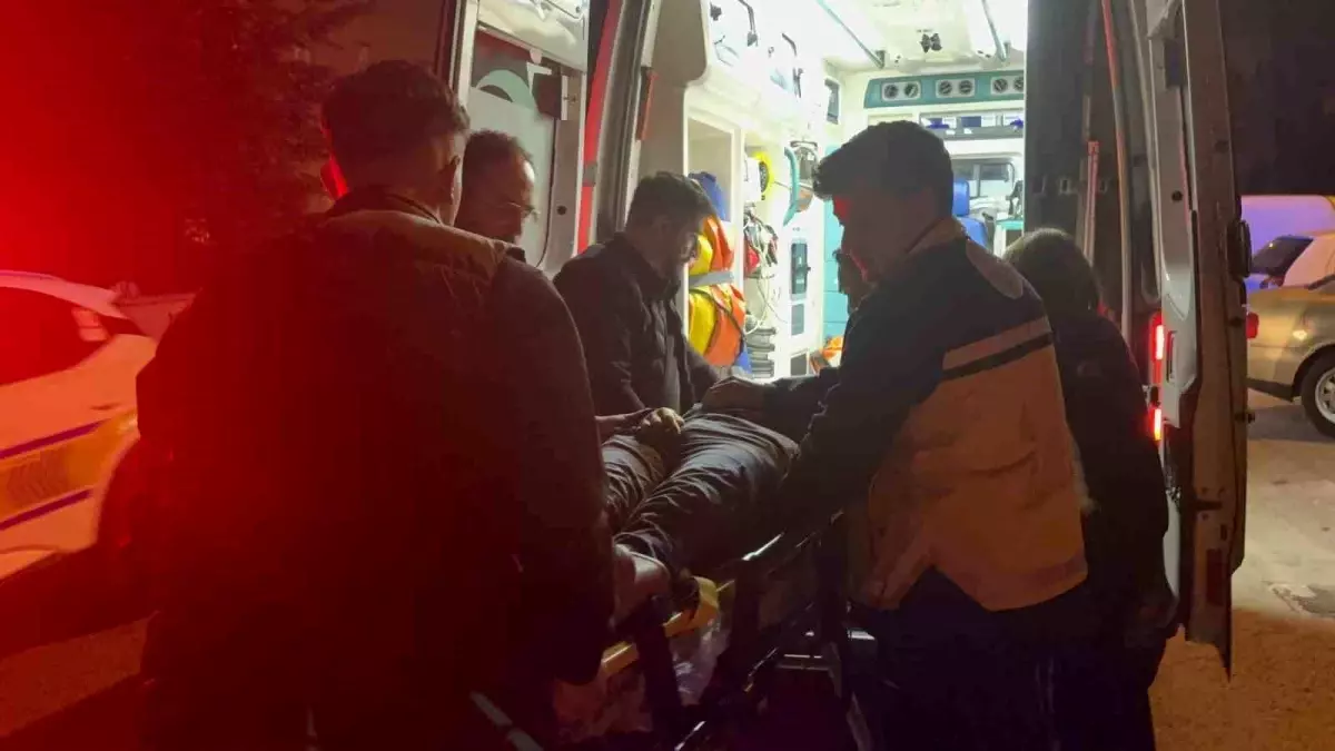 Kayseri\'de Elektrikli Bisiklet Kamyonetin Altına Girdi