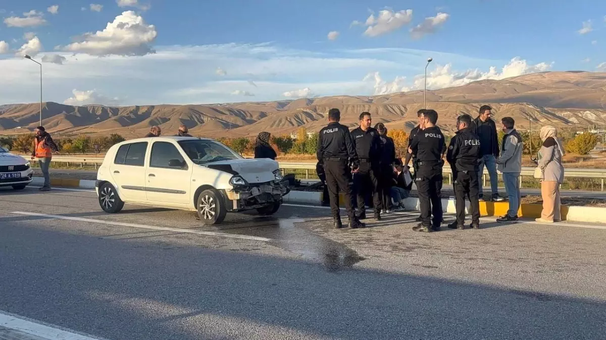 Erzincan\'da Trafik Kazası: 2 Yaralı