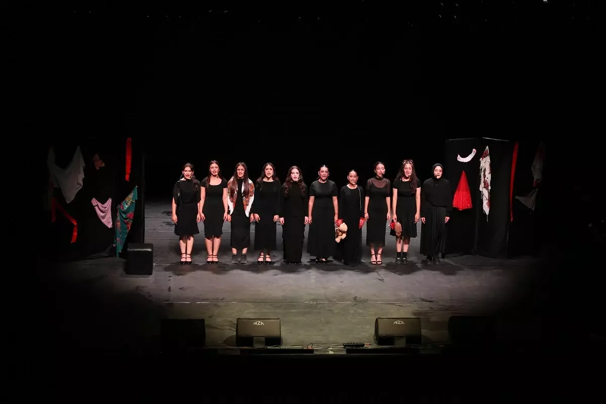 Gençlik ve Spor Bakanı Bak, Antalya\'da "2025 Tiyatro Türkiye Finali"ne katıldı Açıklaması