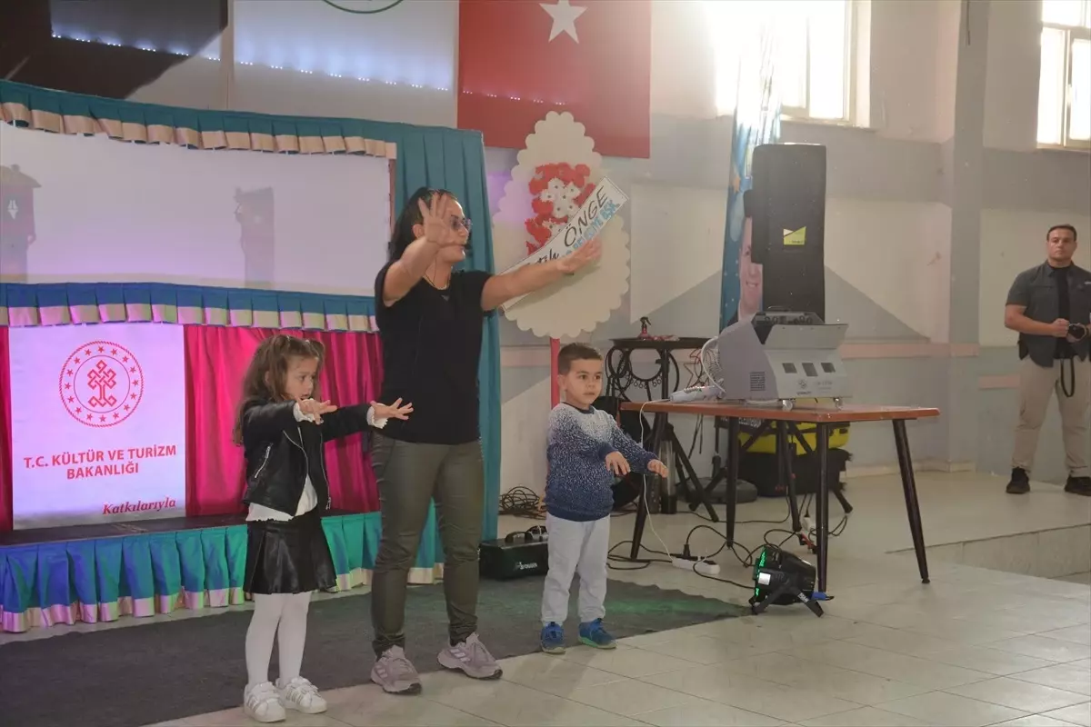 Gülnar\'da Çocuk Şenliği Coşkusu