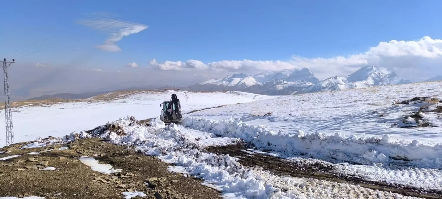 Yüksekova\'da Karla Mücadele Başarılı Oldu