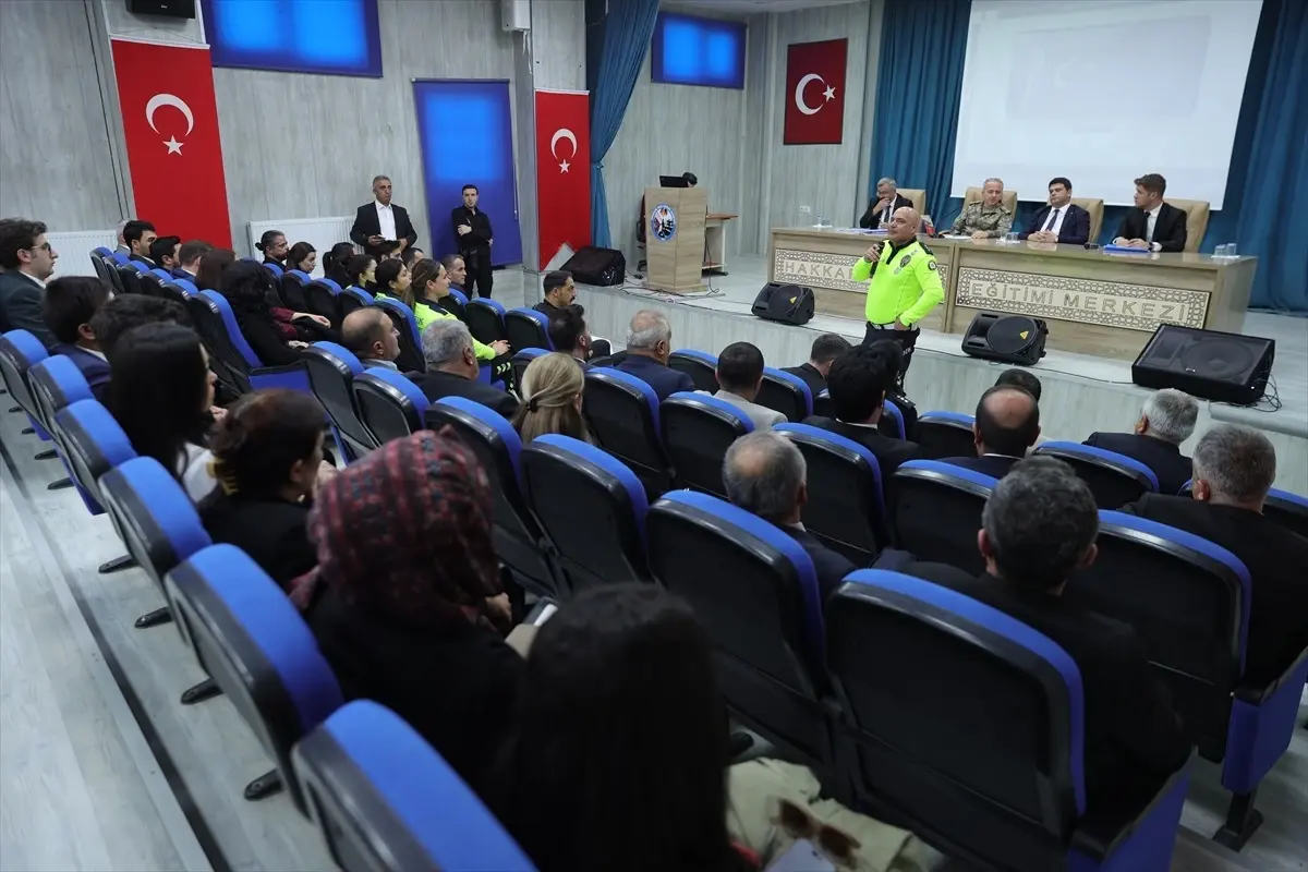 Hakkari\'de Okul Güvenliği Toplantısı