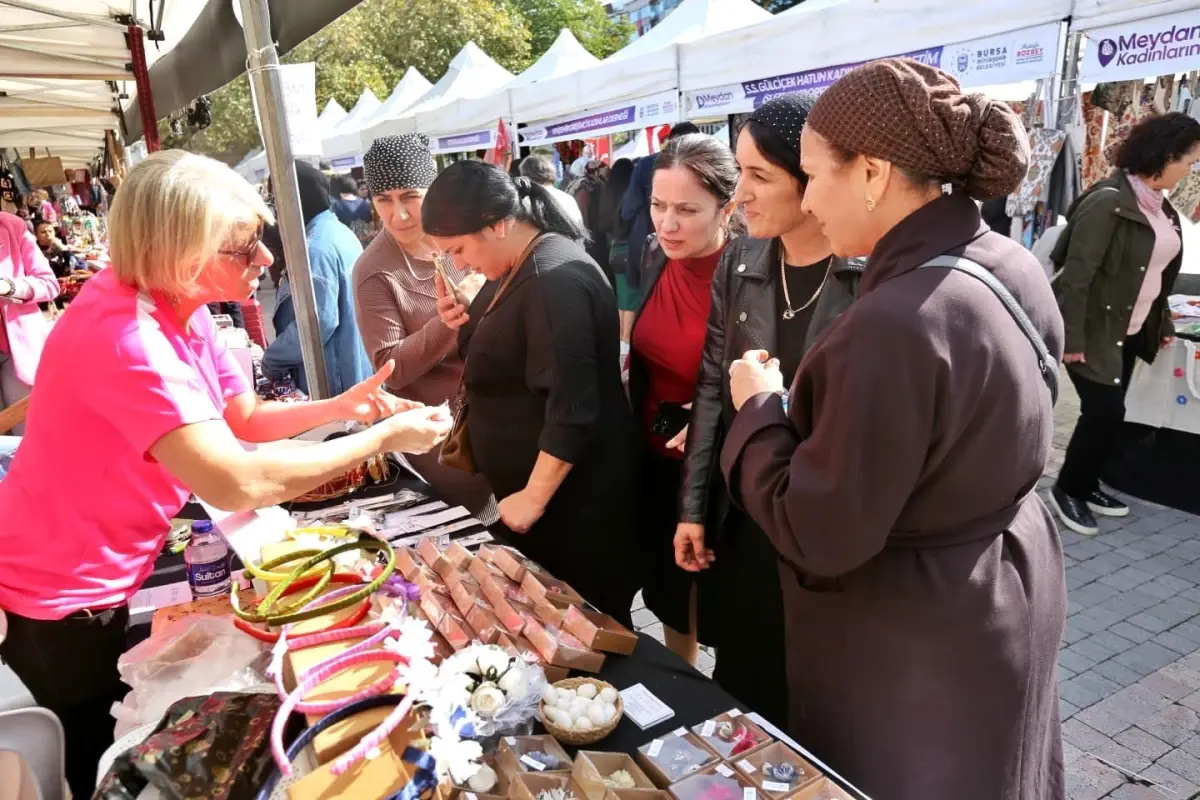 Meydan Kadınların Etkinliği Heykel Orhangazi Parkı\'nda Gerçekleşti