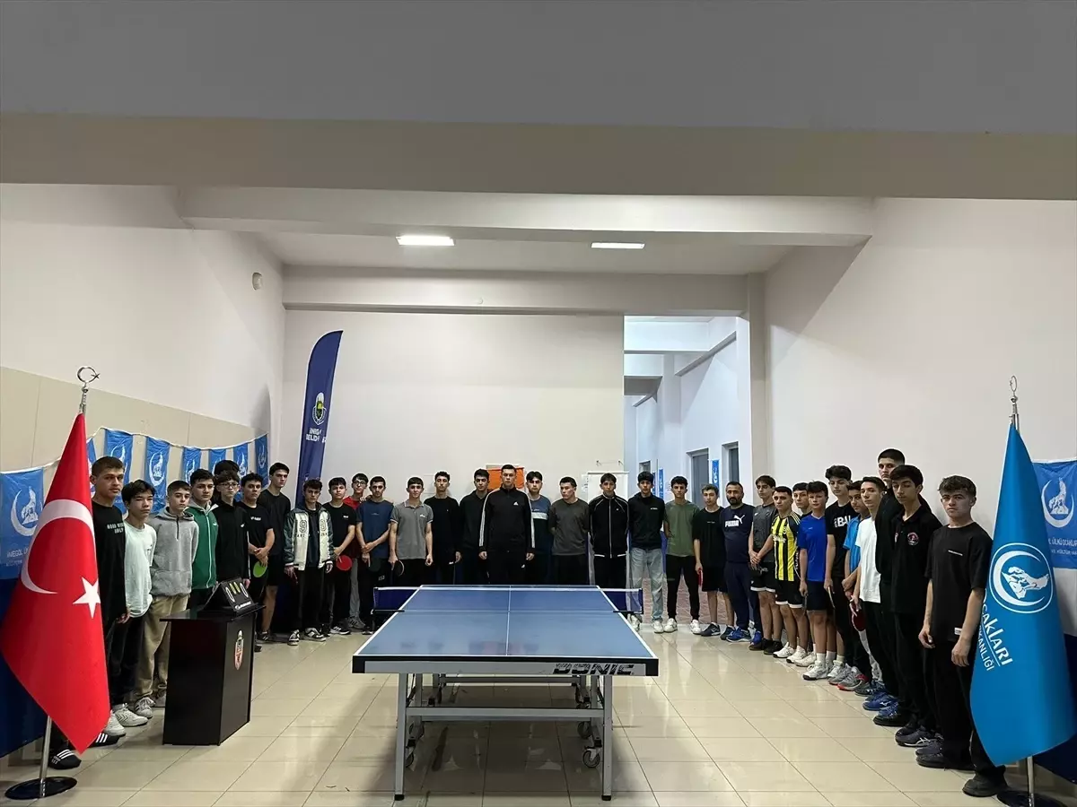 İnegöl\'de Masa Tenisi Turnuvası Düzenlendi