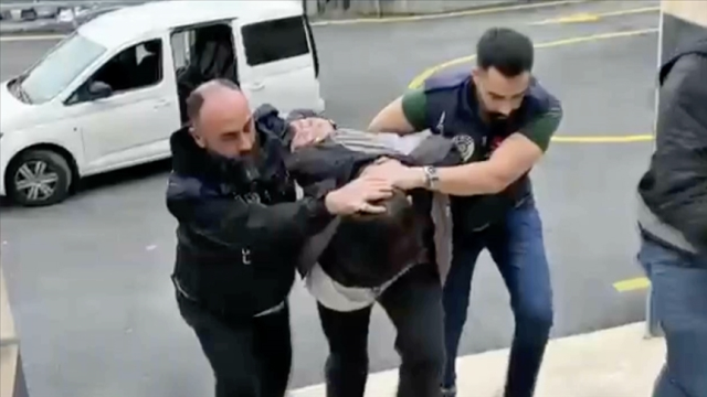 Kadıköy'de Bıçaklı Saldırı Sonrası Aileye Tehdit Mesajı Gönderen Sanığa 13 Yıla Kadar Hapis Talep Edildi Kadıköy'de Bıçaklı Saldırı Sonrası Aileye Tehdit Mesajı Gönderen Sanığa 13 Yıla Kadar Hapis Talep Edildi