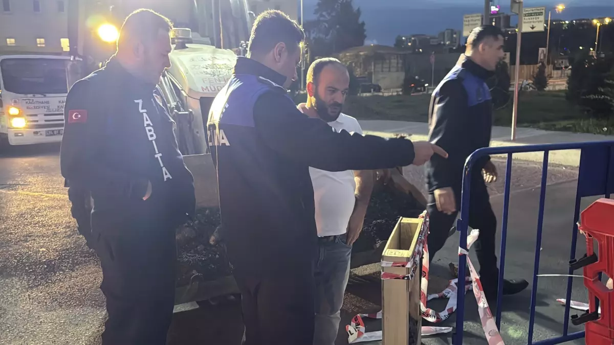 Kağıthane\'de Yolda Çökme