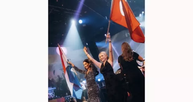 Cansu Durkun, Rotterdam'daki Eyebrow Festival YOU 2025'te Türkiye'yi Temsil Etti