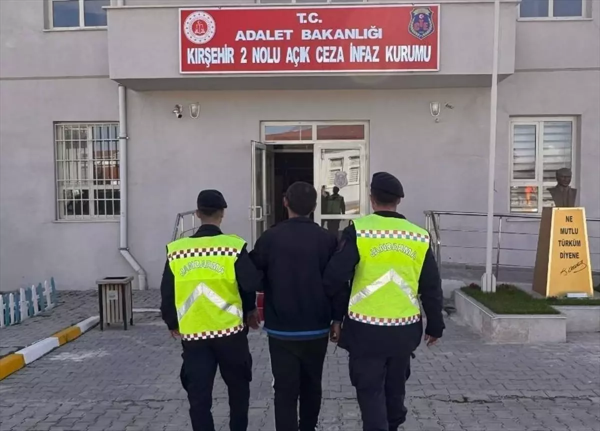 Kırşehir\'de İki Firari Yakalandı