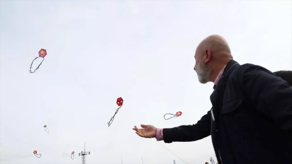 Kocasinan\'da Uçurtma Şenliği Coşkusu