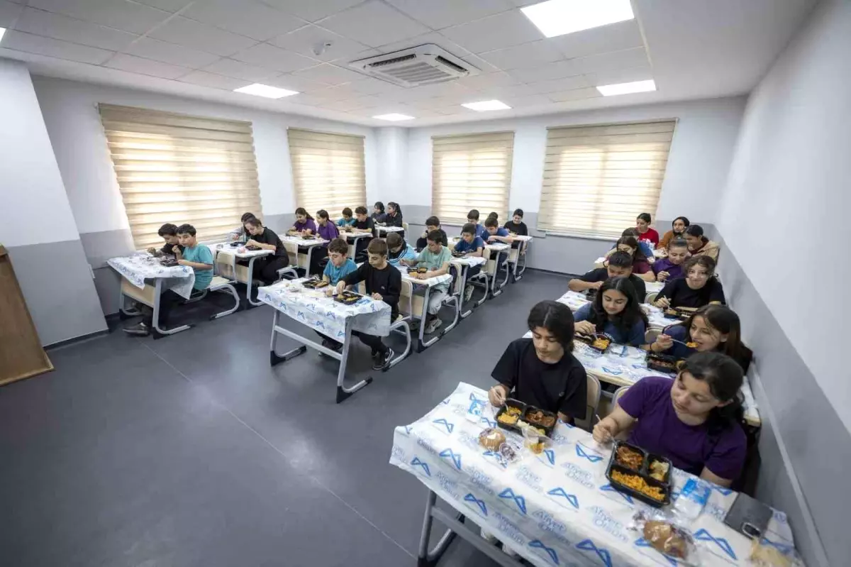 Mersin\'de LGS Öğrencilerine Sıcak Yemek Desteği