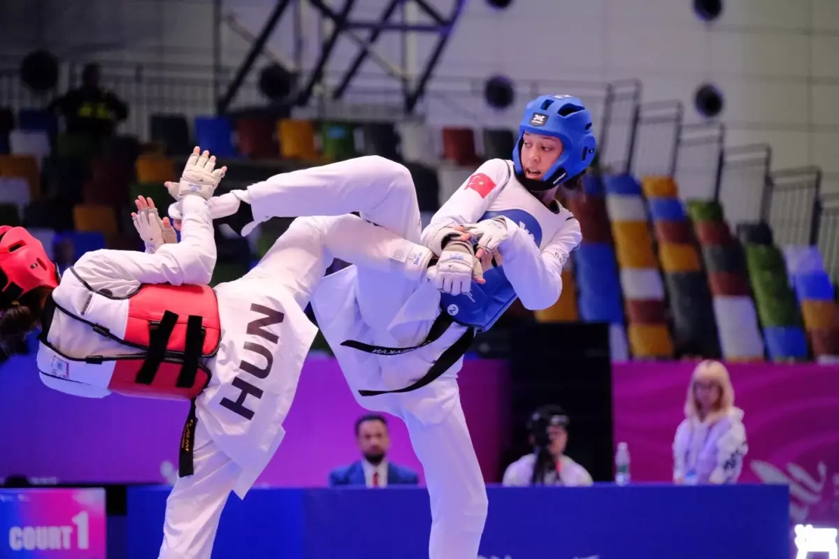 Milli tekvandocu Emine Göğebakan, dünya şampiyonu oldu