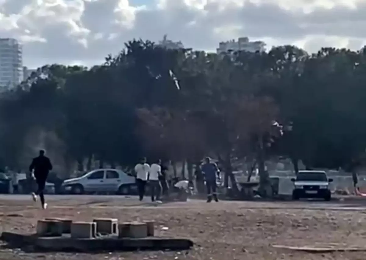 Adana\'da Bıçaklı Saldırı Anları Kaydedildi