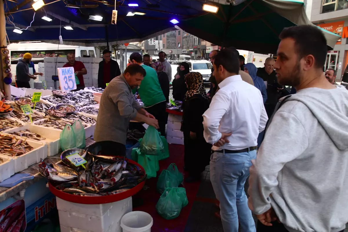 Rize\'de Hamsi Fiyatları Düşüyor