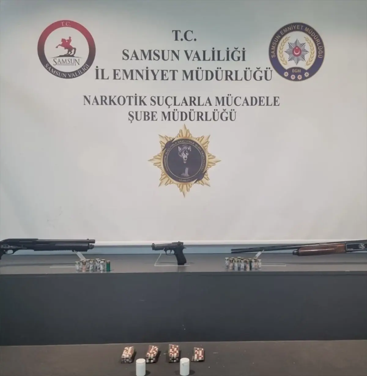 Samsun\'da Uyuşturucu ve Silah Operasyonu