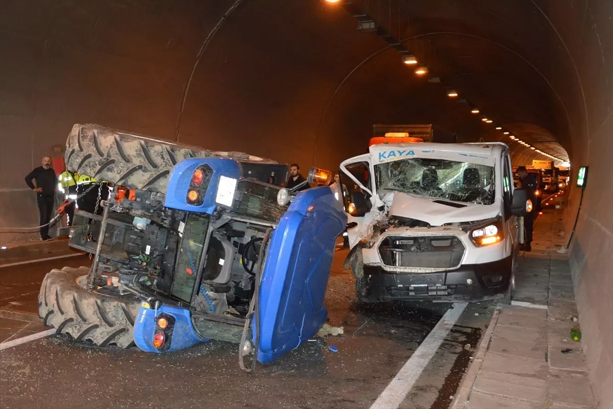 Havza\'da Tünelde Kaza: 2 Yaralı