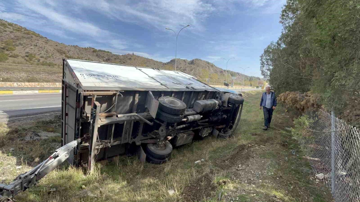 Eskişehir\'de Kamyonet Kaza Yaptı
