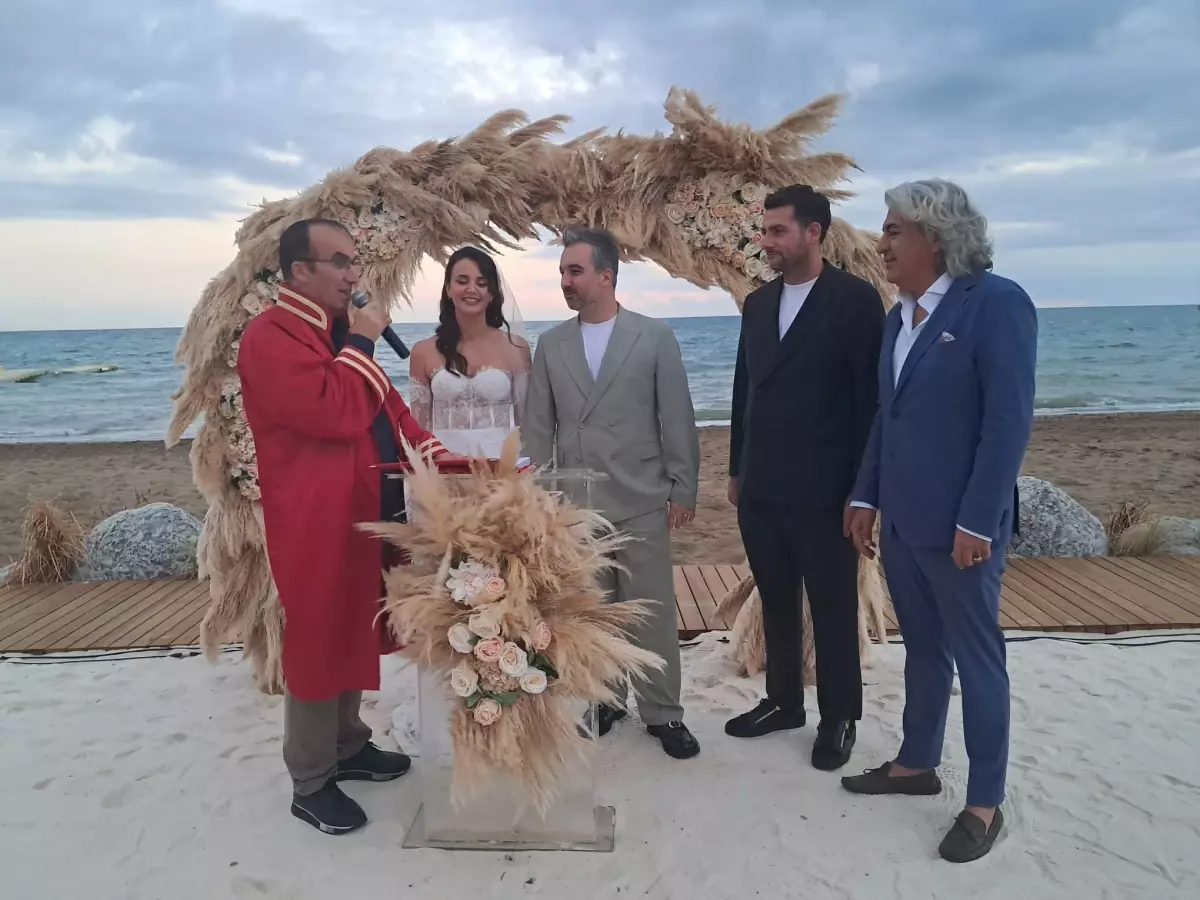 Alp Tontu ve Cansu Yıldırım, Antalya\'da Evlendi