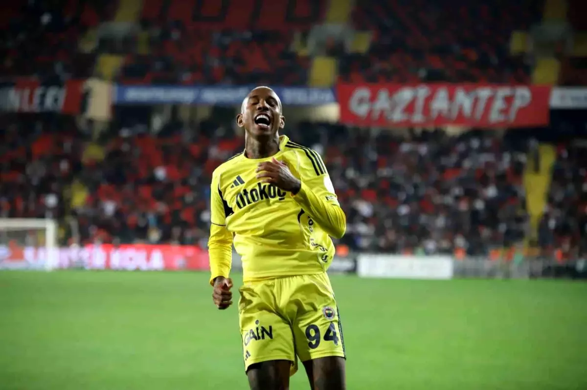 Talisca\'nın Şovuyla Fenerbahçe 4-0 Kazandı