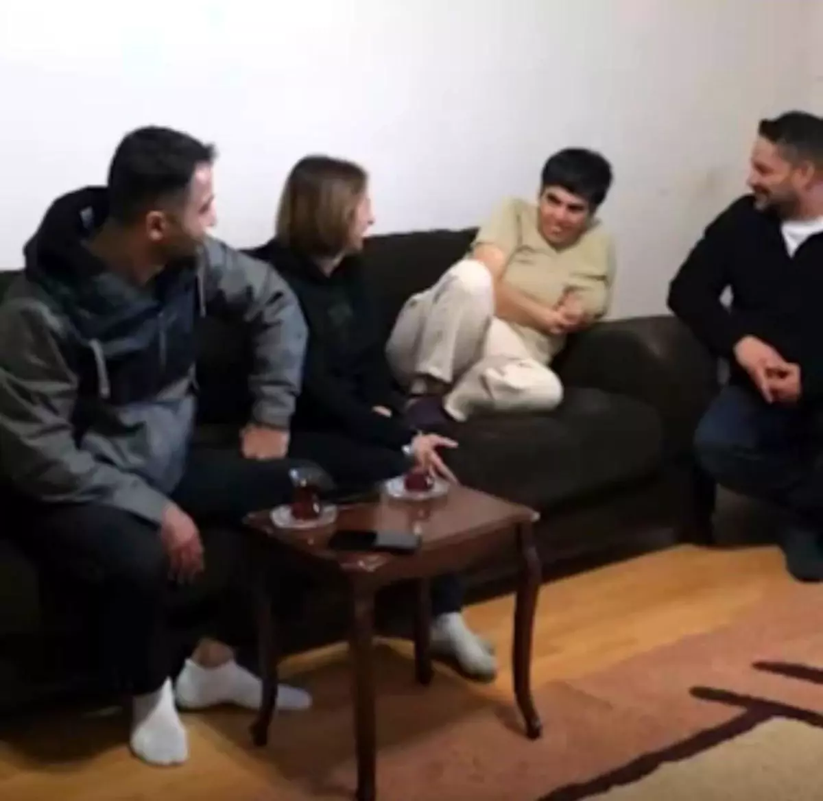 MHP\'li Ersoy, Zihinsel Engelli Fatma’nın Umre Hayalini Gerçekleştiriyor