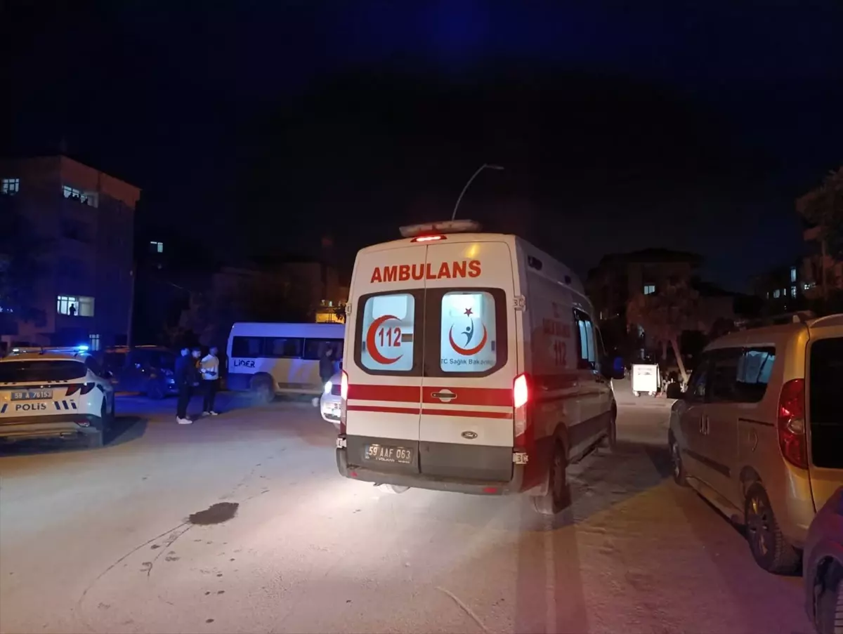 Çerkezköy\'de Kavga: 4 Yaralı