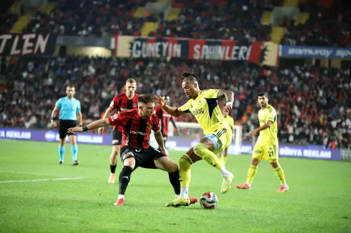 Fenerbahçe 4-0\'la Gaziantep FK\'yı geçti