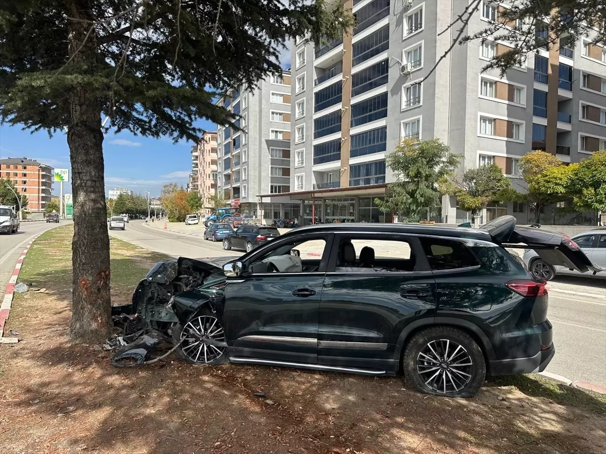 Uşak\'ta Kaza: İki Yaralı