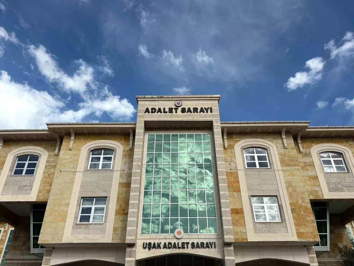 Uşak\'ta Aile Üyelerine Bıçaklı Saldırı