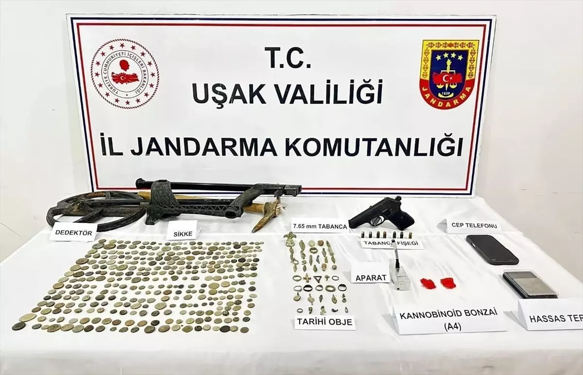 Eşme\'de Kaçakçılık Operasyonu: 320 Sikke Ele Geçirildi