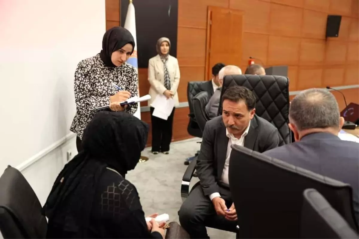 Kayseri\'de Vali Çiçek, Vatandaşlarla Buluştu