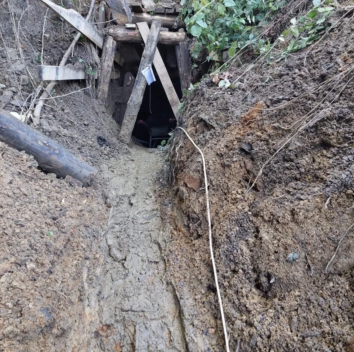 Zonguldak\'ta 3 Ruhsatsız Maden Ocağı Kapatıldı