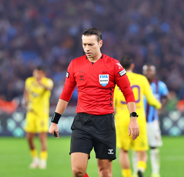 152 hakem arasında Zorbay Küçük de var! Yönettiği son 5 maç bomba 152 hakem arasında Zorbay Küçük de var! Yönettiği son 5 maç bomba