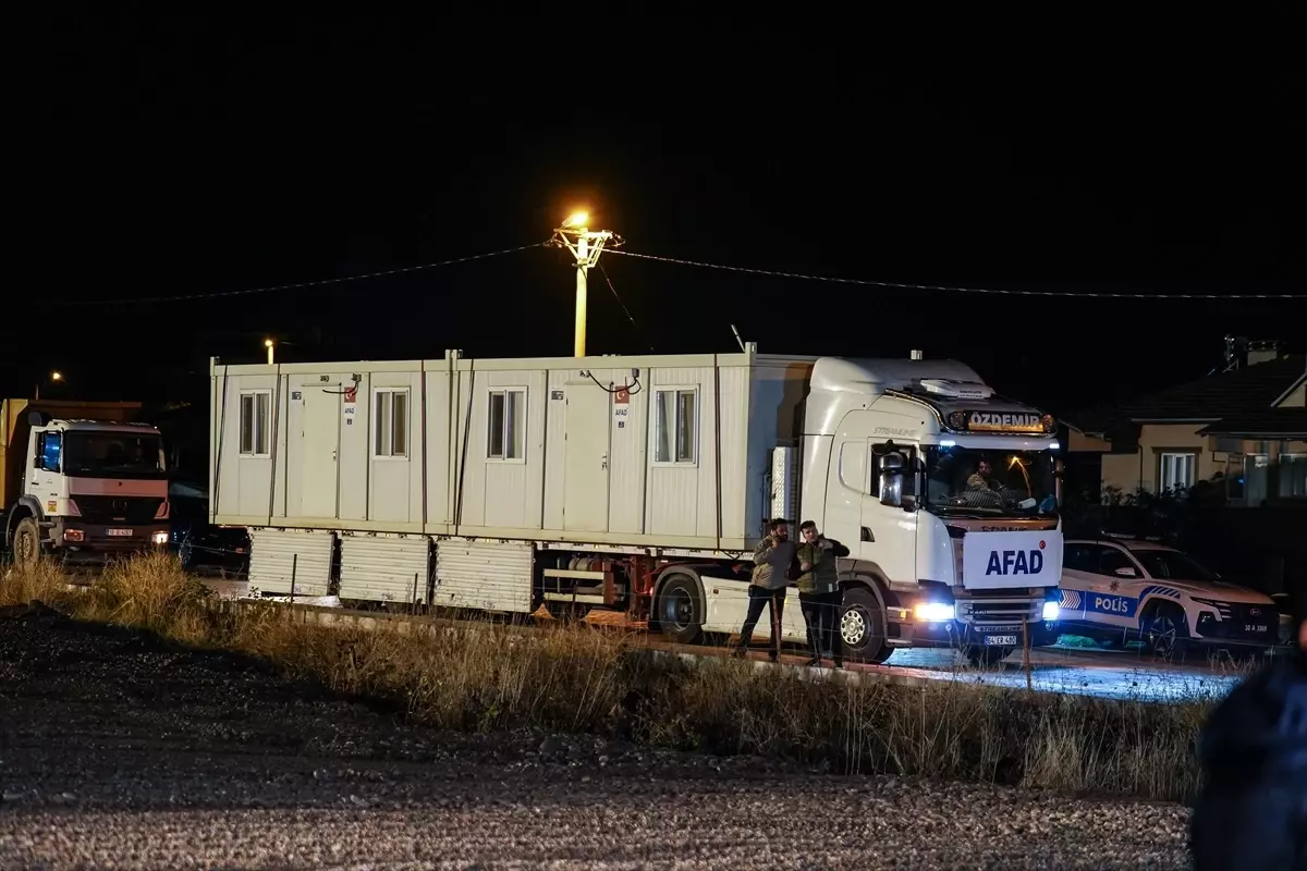 AFAD, Depremzedeler İçin 100 Konteyner Kurulumuna Başladı