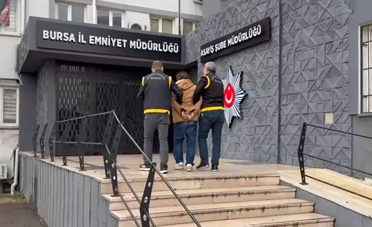 Bursa\'da Alkollü İçecek Kavgası Kanlı Bitti