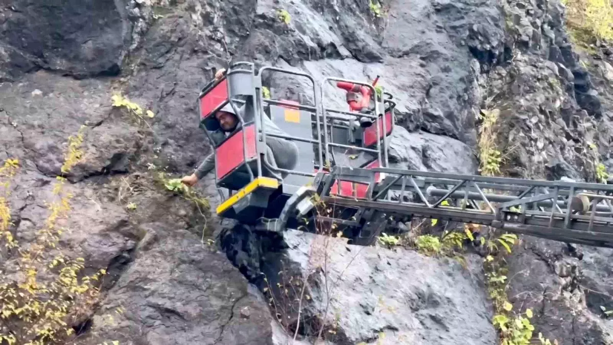 Kayalıklardan sarkan kablolar korkuttu! 19 yıllık gerçek ortaya çıktı