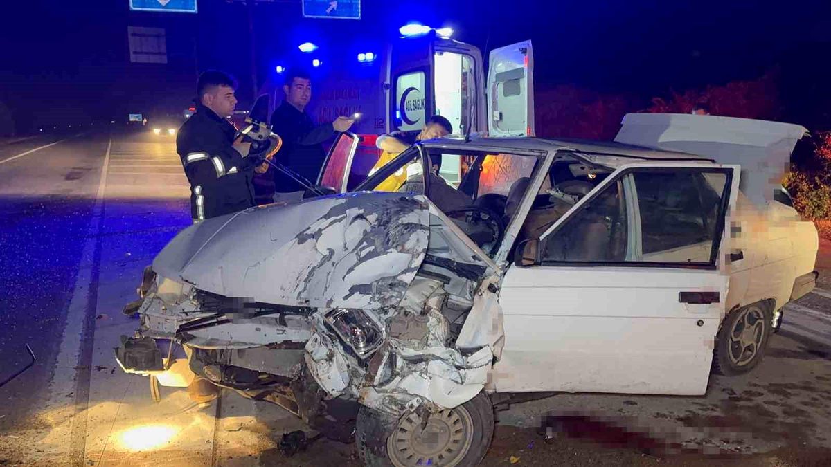 Edirne\'de Kaza: Sıkışan Yaralılar Kurtarıldı