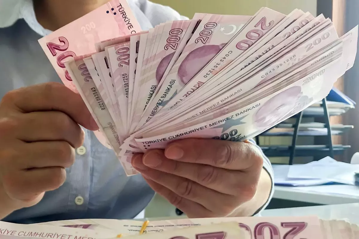 AYM\'den memur ve emekliyi üzecek zam kararı